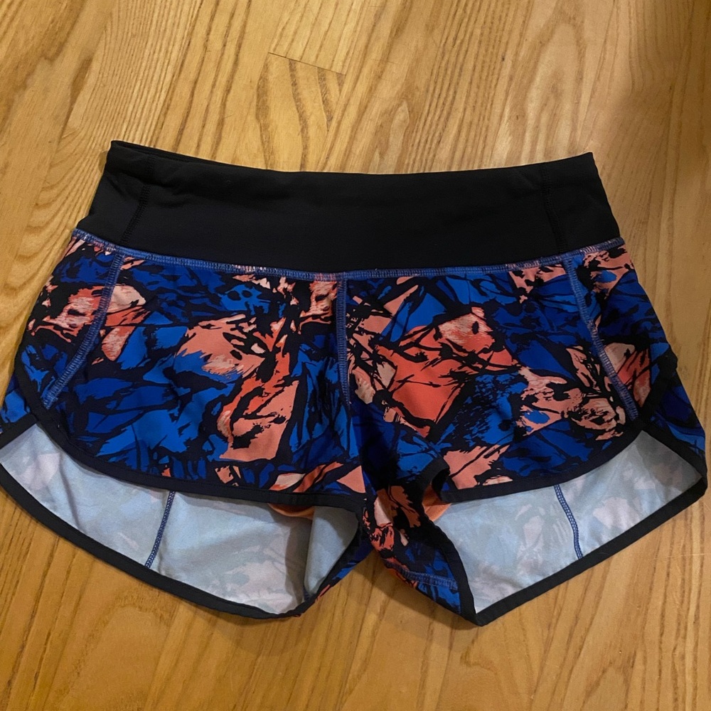 Lululemon Size 2 Low Rise Speed Up Shorts - 2.5” inseam
